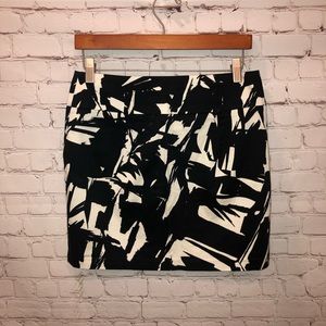 Forever 21 Black & White Patterned Mini Skirt
